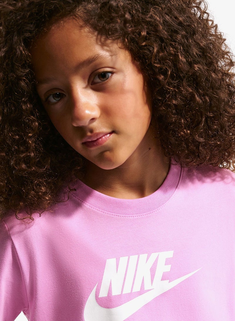 Nike Youth Nsw Cropped Futura T-Shirt - Image 5